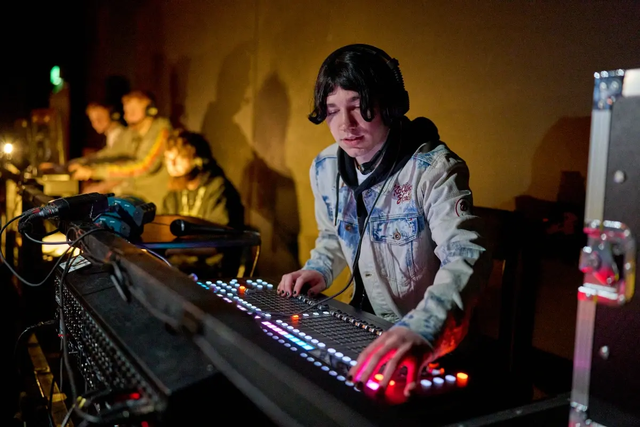 Students events technician sound desk 2