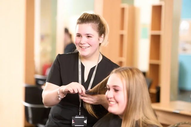 Hairdressing girl and client 3