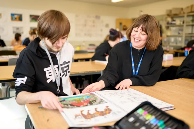 Art L2 student tutor L